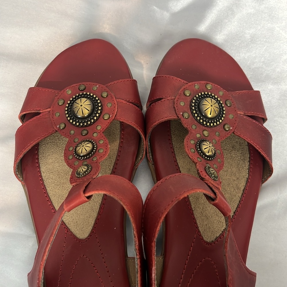 Naturalizer Red Leather T-Strap Sandals with Brass Accents - Picture 5 of 10
